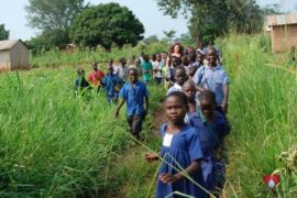 waterwells uganda africa drop in the bucket angolocom primary school-12