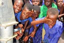 waterwells africa uganda drop in the bucket amusia primary school-11