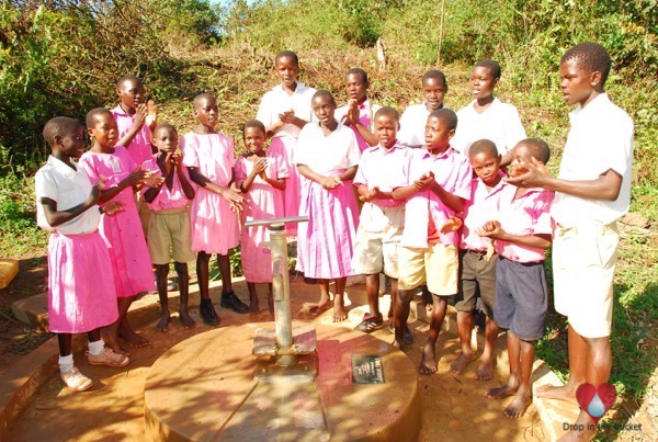 Water Wells Africa Uganda Drop In The Bucket Makata Primary School