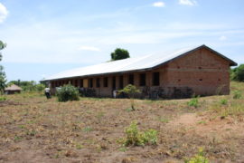Drop in the Bucket completed water wells Uganda Lukome Secondary School-02